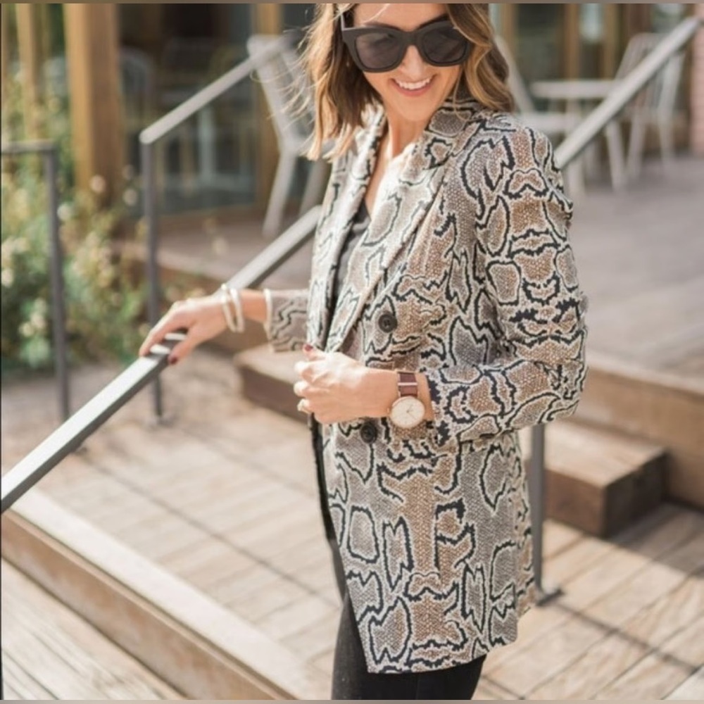 CAbi Python Double Breasted Blazer Size 2 - Picture 11 of 13